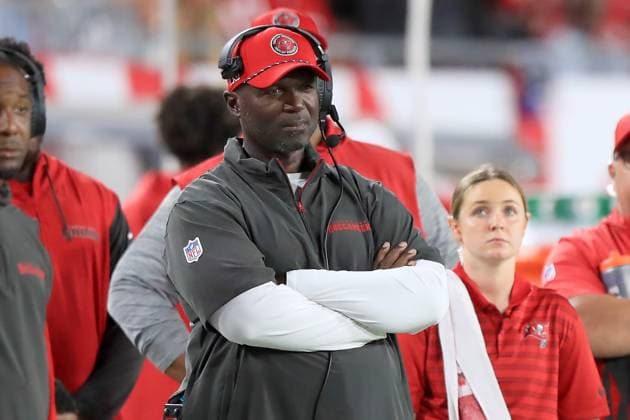 TAMPA, FL - OCTOBER 21: Tampa Bay Buccaneers Head Coach Todd Bowles watches the action on the field during the game between the Baltimore Ravens and the Tampa Bay Buccaneers on October 21, 2024 at Raymond James Stadium in Tampa, Florida. (Photo by Cliff Welch Icon Sportswire) NFL, American Football Herren, USA OCT 21 Ravens at Buccaneers EDITORIAL USE ONLY Icon357241021032