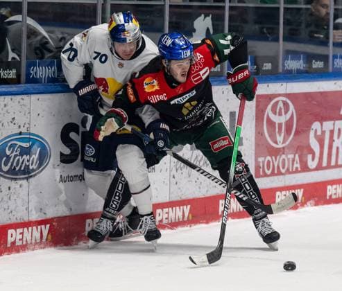 Fight for the puck duel between Maximilian Daubner EHC Red Bull Muenchen, 70 and D J Busdeker Augsburger Panther, 14 GER, Augsburger Panther vs EHC Red Bull Muenchen, Ice Hockey, DEL, Matchday 37, Season 2024 2025, 16 01 2025 GER, Augsburger Panther vs EHC Red Bull Muenchen, Ice Hockey, DEL, Matchday 37, Season 2024 2025, 16 01 2025 Augsburg Copyright: xEibner-Pressefoto HeikexFeinerx EP_HFR