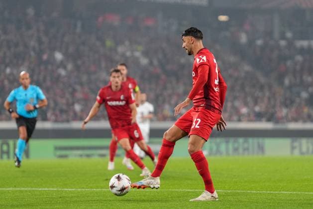 Vincenzo Grifo SC Freiburg, 32 on the ball , Germany, Football, UEFA Europa League, Matchday 1, League phase, 2025 2026, SC Freiburg vs FC Basel, 24 09 2025, Europa Park Stadion, Freiburg, Germany Freiburg Europa Park Stadion Baden Württemberg Germany Copyright: xArnexAmbergx
