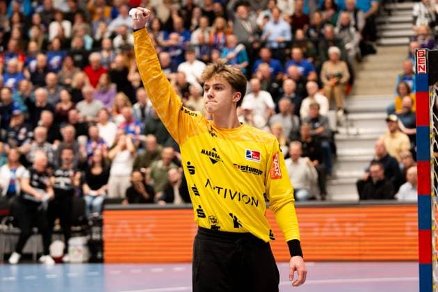 Magnus Bierfreund, HBW Balingen Weilstetten, 16, Goalkeeper Winning pose HBW Balingen Weilstetten vs THW Kiel, Handball, DHB Cup, Round of 16, Season 2025 2026, 05 11 2025 Eibner Pressefoto Andreas Ulmer HBW Balingen Weilstetten vs THW Kiel, Handball, DHB Cup, Round of 16, Season 2025 2026, 05 11 2025 Balingen Copyright: xEibner-Pressefoto AndreasxUlmerx EP_AUR