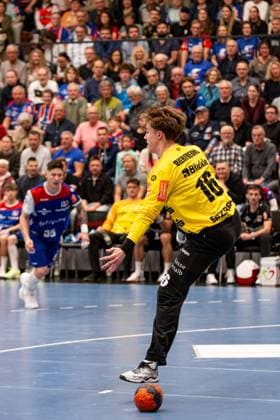 Magnus Bierfreund, HBW Balingen Weilstetten, 16, Goalkeeper in action HBW Balingen Weilstetten vs THW Kiel, Handball, DHB Cup, Round of 16, Season 2025 2026, 05 11 2025 Eibner Pressefoto Andreas Ulmer HBW Balingen Weilstetten vs THW Kiel, Handball, DHB Cup, Round of 16, Season 2025 2026, 05 11 2025 Balingen Copyright: xEibner-Pressefoto AndreasxUlmerx EP_AUR