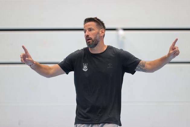 July 22, 2026, xtgx, Handball, Opel HBL, SC Magdeburg: First training session of the season by Bennet Wiegert in Magdeburg; coach gives instructions, gesturing with his arms, gesticulate, gives instructions in Magdeburg