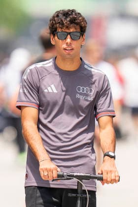 FORMULA 1 BAHRAIN GRAND PRIX IN MALAYSIA 2026 Gabriel Bortoleto (BRA) 5 Audi F1 Team in the paddock during the Formula 1 Gulf Air Bahrain Grand Prix in Malaysia 2026, Round 16 of the 2026 Formula 1 World Championship, WM, Weltmeisterschaft from 2nd - 4th October 2026 at Sepang International Circuit, Sepang, Malaysia. Credit: Robbie Hoad Every Second Media Editorial use only. All images are copyright Every Second Media Limited. No images may be reproduced without prior permission. Copyright: xIMAGO EveryxSecondxMediax ESM-2195-0078 RobbiexHoadx xEveryxSecondxMediax