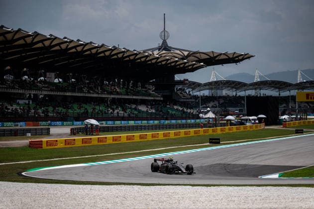 F1 - BAHRAIN GRAND PRIX IN MALAYSIA 2026 05 BORTOLETO Gabriel (bra), Audi F1 Team R26, action during the 2026 Formula 1 Bahrain Grand Prix in Malaysia, 16th round of the 2026 Formula One World Championship, WM, Weltmeisterschaft from October 2 to 4, 2026 on the Sepang International Circuit, in Sepang, Malaysia - SepangMalaysia Copyright: xALBERTOxVIMERCATIx