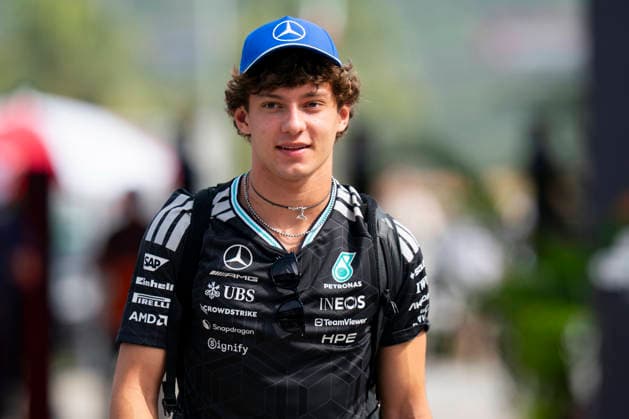 FORMULA 1 BAHRAIN GRAND PRIX IN MALAYSIA 2026 Kimi Antonelli (ITA) 12 Mercedes arriving for practice during the Formula 1 Gulf Air Bahrain Grand Prix in Malaysia 2026, Round 16 of the 2026 Formula 1 World Championship, WM, Weltmeisterschaft from 2nd - 4th October 2026 at Sepang International Circuit, Sepang, Malaysia. Credit: Robbie Hoad Every Second Media Editorial use only. All images are copyright Every Second Media Limited. No images may be reproduced without prior permission. Copyright: xIMAGO EveryxSecondxMediax ESM-2195-0186 RobbiexHoadx xEveryxSecondxMediax