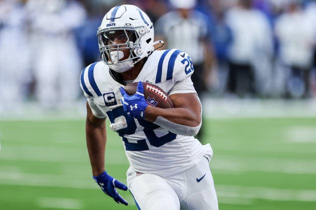 4th October 2026; Tottenham Hotspur Stadium, London, England; NFL, American Football Herren, USA International Series American football, Washington Commanders versus Indianapolis Colts; Indianapolis Colts running back Jonathan Taylor runs into the end zone HenningxVonxJagow