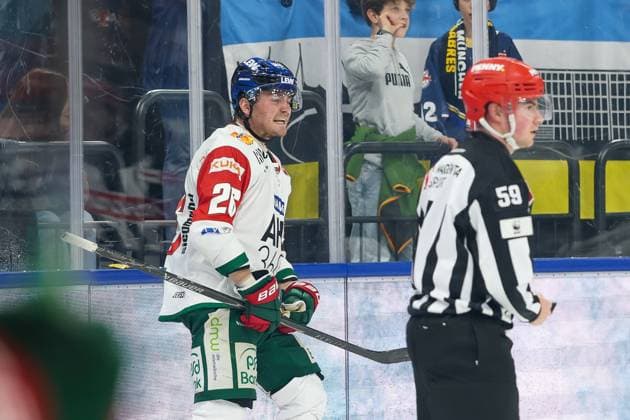 Alexander Blank of the Augsburg Panthers celebrates his goal to tie the game at 1-1, EHC Red Bull Munich vs. Augsburg Panthers, Matchday 6, Ice Hockey, Penny DEL, October 3, 2026, Munich, Bavaria, Germany Copyright: xkolbert-press ChristianxKolbertx