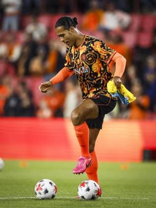 EINDHOVEN - Virgil van Dijk of the Netherlands ahead of the UEFA Nations League match between the Netherlands and Serbia at the Philips Stadium on October 4, 2026 in Eindhoven, the Netherlands. KOEN VAN WEEL ANP xVIxANPxSportx xxANPxIVx 571513651 originalFilename: 571513651
