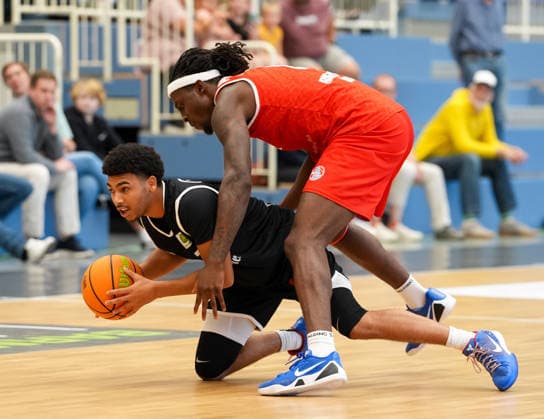Trezhan Beard (ETB Miners Essen), 3 vs. Antonio Williams (RheinStars Cologne), 1 GER, ETB Miners Essen vs. RheinStars Cologne, Barmer 2 Basketball Bundesliga, ProA, Matchday 3, 2026–27 Season, Sporthalle am Hallo, Essen, October 4, 2026 ETB Miners Essen vs. RheinStars Cologne, ProA, Matchday 3, 2026–27 season, October 4, 2026 Essen Copyright: xEibner-Pressefoto ScottxColemanx EP_SCN