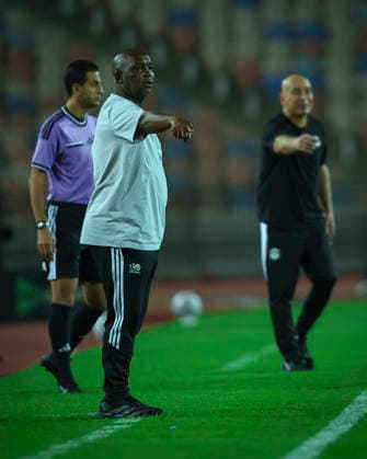 Egypt v South Africa - International Friendly, Länderspiel, Nationalmannschaft Pitso Mosimane during the international friendly match between Egypt and South Africa at Cairo International Stadium, Cairo, Egypt Cairo Cairo EGYPT Copyright: xMohamedxTageldinx