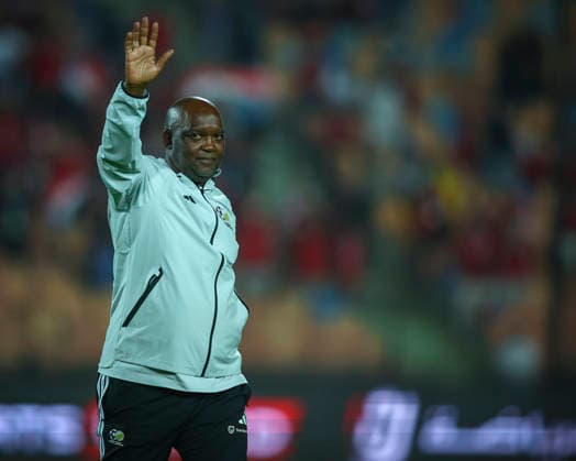 Egypt v South Africa - International Friendly, Länderspiel, Nationalmannschaft Pitso Mosimane the head coach of south africa cheering Egypt fans before the international friendly match between Egypt and South Africa at Cairo International Stadium, Cairo, Egypt Cairo Cairo EGYPT Copyright: xMohamedxTageldinx