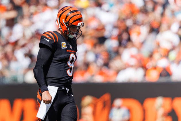 Oct 4, 2026; Cincinnati, OH, USA; Cincinnati Bengals quarterback Joe Burrow (9) during NFL, American Football Herren, USA game action against the Jacksonville Jaguars at Paycor Stadium. Mandatory Credit: -Cal Media - ZUMAc04_ 20261004_zma_c04_553 Copyright: xJohnxMersitsx