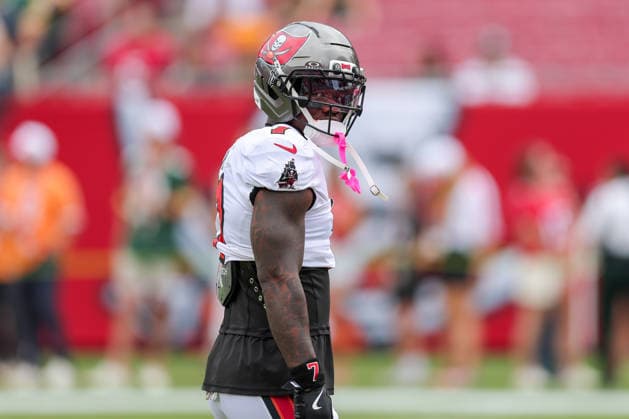 Oct 4, 2026; Tampa, FL, USA; Tampa Bay Buccaneers running back Bucky Irving (7) looks on during pregame warms up before the NFL, American Football Herren, USA game between the Green Bay Packers and Tampa Bay Buccaneers at Raymond James Stadium. Mandatory Credit: Taylor McFee-Cal Media Tampa USA - ZUMAc04_ 20261004_zma_c04_658 Copyright: xTaylorxMcfeex