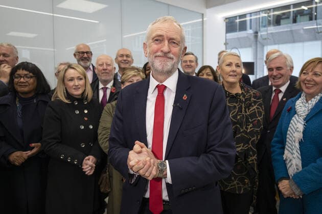 News Bilder des Tages October 29, 2019, London, London, UK: London, UK. Labour Party Leader Jeremy Corbyn announces that the Labour Party have decided to back a general election before Christmas. He made the announcement at Labour Party HQ surrounded by his Shadow Cabinet. London UK - ZUMAl94_ 20191029_zaf_l94_028 Copyright: xRobxPinneyx