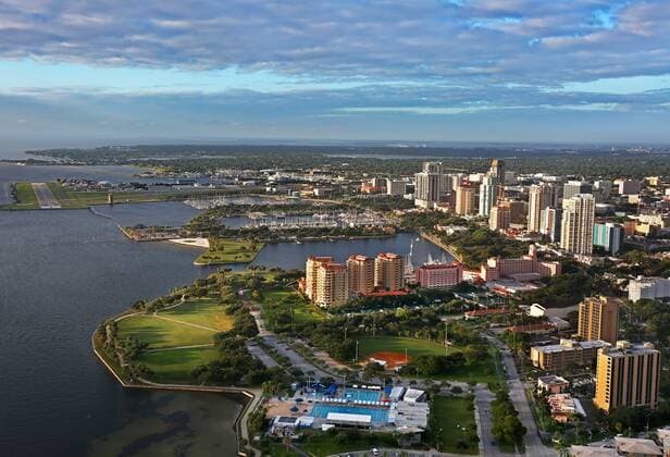 October 12, 2016, St. Petersburg, Florida, USA: An aerial view of the downtown skyline and waterfront from just north of the North Shore Aquatic Complex. The view is looking south toward Albert Whitted Airport. St. Petersburg USA - ZUMAL_1_ 20161012_mda_s70_023 Copyright: xScottxKeelerx