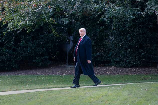 President Donald Trump departs The White House to attend a political event in Florida United States President Donald J. Trump departs The White House in Washington, DC, to attend a political event in Florida, October 31, 2018. Photo Credit: Chris Kleponis CNP AdMedia Washington District of Columbia United States of America EDITORIAL USE ONLY Copyright: xx ChrisxKleponisx admphotostwo539142