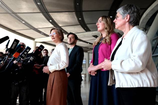 Felix Banaszak, Co-Chair Buendnis 90 Die Gruenen, Franziska Brantner, Co-Chair Buendnis 90 Die Gruenen, Katharina Droege, Co-Chair Buendnis 90 Die Gruenen Bundestag faction, Britta Hasselmann, Co-Chair Buendnis 90 Die Gruenen Bundestag faction, joint statement by the Federal Executive Committee and the Bundestag faction of the Greens, DEU, Berlin, 10 03 20