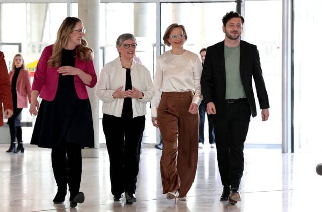 Felix Banaszak, Co-Chair Buendnis 90 Die Gruenen, Franziska Brantner, Co-Chair Buendnis 90 Die Gruenen, Katharina Droege, Co-Chair Buendnis 90 Die Gruenen Bundestag faction, Britta Hasselmann, Co-Chair Buendnis 90 Die Gruenen Bundestag faction, joint statement by the Federal Executive Committee and the Bundestag faction of the Greens, DEU, Berlin, 10 03 20