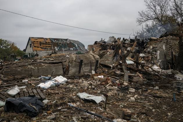 Aftermath of Russian attack on Ukraine s Kramatorsk KRAMATORSK, UKRAINE - OCTOBER 09: A view of the destruction and damaged infrastructure aftermath of Russian airstrike on Kramatorsk, Donetsk region, Ukraine on October 09, 2025. During the night and morning of today, October 9, Russian troops shelled Kramatorsk in the Donetsk region with drones, guided bombs (GABs) and Smerch multiple launch rocket systems. In one of the areas, rescuers were extinguishing a fire in private homes. A local resident was injured. Jose Colon Anadolu Kramatorsk Ukraine. Editorial use only. Please get in touch for any other usage. Copyright: x2025xAnadoluxJosexColonx