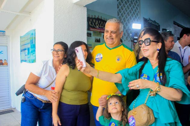 MACEIo, AL - 04.10.2026: ALFREDO GASPAR VOTA EM MACEIo - Vice-presidential candidate Alfredo Gaspar (PL) voted this Sunday morning (4) at the Guido school, in the Farol neighborhood, in the capital of Alagoas. He was accompanied by his two granddaughters. x3025022x GUIDOxJR.