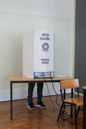 RECORD DATE NOT STATED Elections in the city of Porto, Portugal, 2026. Porto (Portugal), October 4, 2026 - Politics Elections 2026 Voting - Voters arrive to vote in Porto at ISEP, the third largest Brazilian polling station abroad, in the city of Porto, Portugal, this Sunday, October 4, 2026.(Foto: Andre Ribeiro Thenews2 imago images) Elections in the city of Porto, Portugal, 2026. Copyright: xAndrexRibeirox