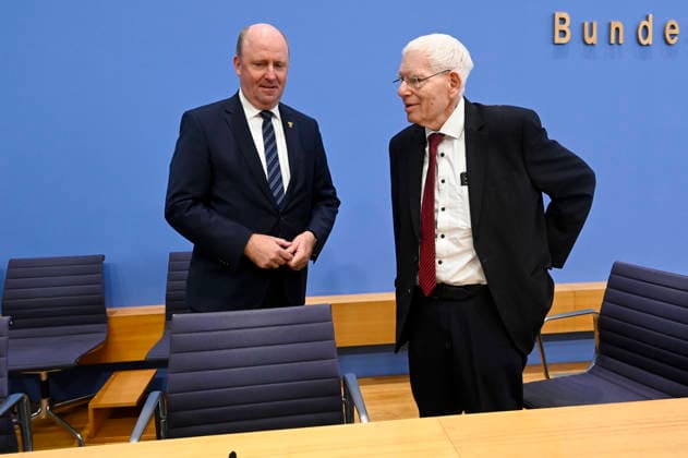ABB BPK Dr. Josef Schuster, President of the Central Council of Jews in Germany; Uwe Becker, Representative of the Hessian State Government for Jewish Life Topic: Presentation—Firmly Against Antisemitism Expert Opinion on the Draft Bill Criminalizing the Denial of Israel’s Right to Exist at the BPK Federal Press Conference in Berlin on October 1, 2026, Berlin, Germany