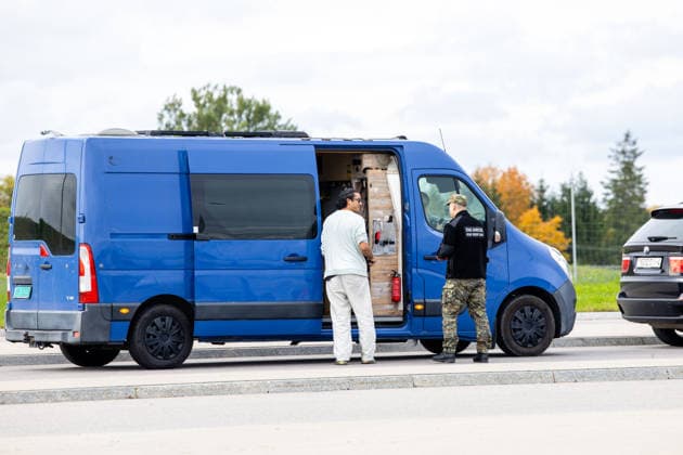 The meeting between Martynas Katelynas and Marcin Kierwinski at the Budzisko Border Control Point on October 5, 2026, in Budzisko Copyright: xTeodorasxBiliūnas BNSx