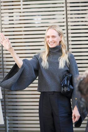 Uma Thurman at the Zimmermann Women’s Ready-to-Wear Spring Summer 2027 Collection fashion show during Paris Fashion Week on October 5, 2026. Christophe Aubert, Bestimage. Celebrities at the Zimmermann Women’s Ready-to-Wear Spring Summer 2027 Collection fashion show during Paris Fashion Week, October 5, 2026, Paris, France Copyright: xChristophexAubertx xBestimagexChristophexAubertx xBestimagex