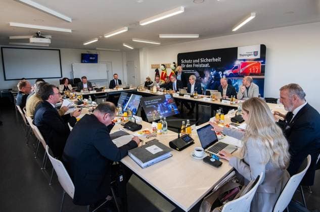 THURINGIA STATE GOVERNMENT HOLDS ITS FIRST SECUR Copyright: SaschaxFromm doc87wrs4nvkee14yvebk4k ,EDITORIAL USE ONLY Copyright: SaschaxFromm