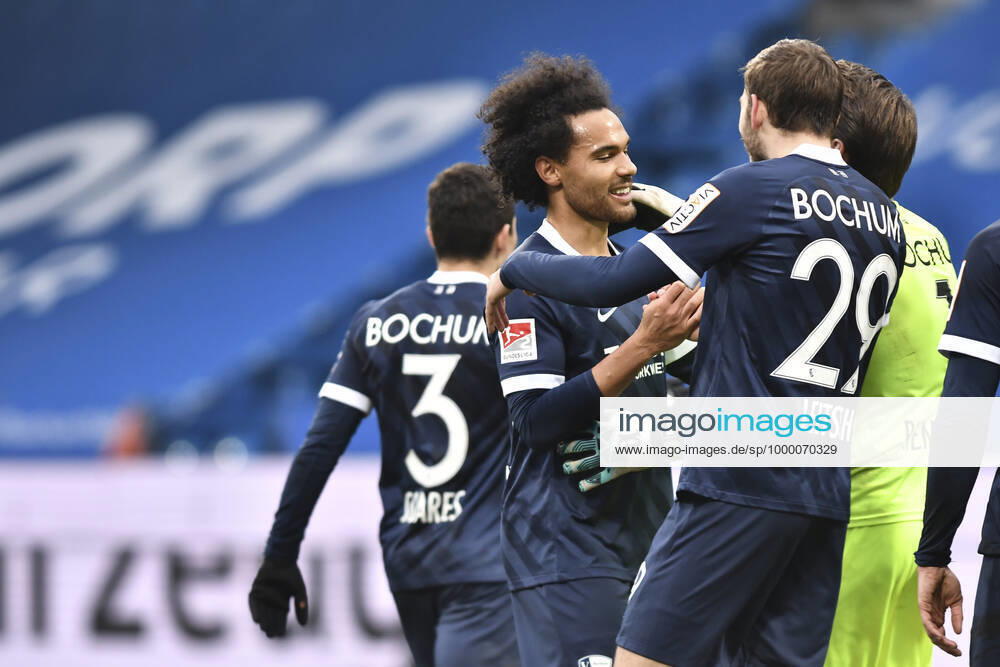 Final cheer emotion joy of the team of Bochum 02 01 2021 Football, 2 Bundesliga, VfL Bochum vs Darmstadt 98, Vonovia Ruhrstadion, Bochum, DFB DFL REGULATIONS PROHIBIT ANY USE OF PHOTOGRAPHS AS IMAGE SEQUENCES AND OR QUASI VIDEO