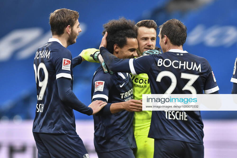 Final cheer emotion joy of the team of Bochum 02 01 2021 Football, 2 Bundesliga, VfL Bochum vs Darmstadt 98, Vonovia Ruhrstadion, Bochum, DFB DFL REGULATIONS PROHIBIT ANY USE OF PHOTOGRAPHS AS IMAGE SEQUENCES AND OR QUASI VIDEO