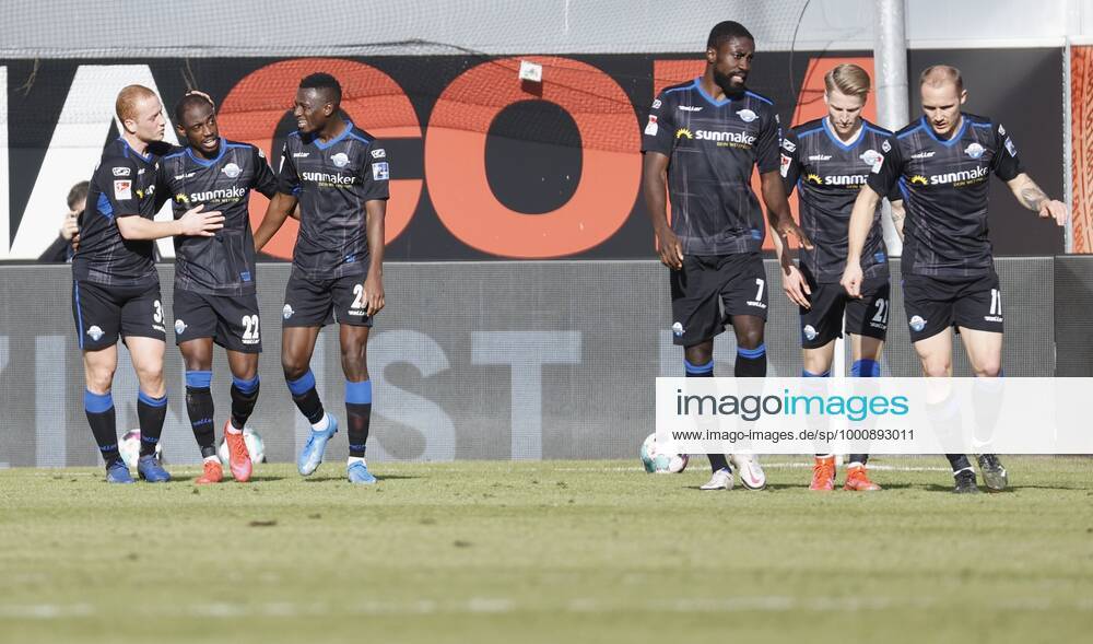 Cheering after the goal to 2 1, cheering, cheering, cheering, emotions, v li Jamilu Collins SC Paderborn 07 , Goalkeeper Christopher Antwi Adjei SC Paderborn 07 , Jamilu Collins SC Paderborn 07 , Prince Osei Owusu SC Paderborn 07 , Chris Fuehrich SC Paderborn 07 and Sven Michel SC Paderborn 07 , 20 02 2021, Football, 2 Bundesliga 2020 2021, 22 Matchday, SC Paderborn 07 SV Sandhausen, GER, Benteler Arena in Paderborn, DFL REGULATES PROHIBIT ANY USE OF PHOTOGRAPHS AS IMAGE SEQUENCES AND OR QUASI VIDEO