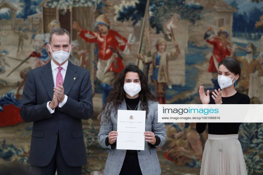 Spain s King Felipe VI (L) and Queen Letizia (R) give Baron Cup Award to Women s Spanish U-17 National Soccer Team during a 2018 Spanish National Sports Awarding Ceremony at Pardo Palace, in Madrid, Spain, 02 March 2021. Spain s Royal couple gives 2018 Spanish National Sports Awards 2018 !ACHTUNG: NUR REDAKTIONELLE NUTZUNG!