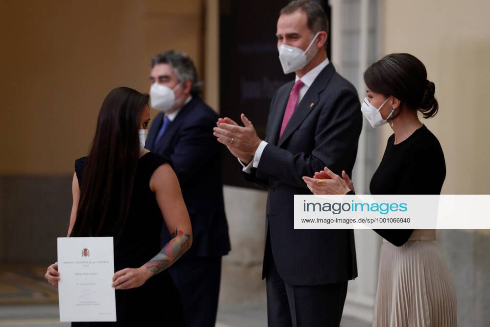 Spain s King Felipe VI (L) and Queen Letizia (R) give 2018 Spanish National Sports Award to Best Female Athlete to boxer Joana Pastrana (L) during a ceremony at Pardo Palace, in Madrid, Spain, 02 March 2021. Spain s Royal couple gives 2018 Spanish National Sports Awards 2018 !ACHTUNG: NUR REDAKTIONELLE NUTZUNG!