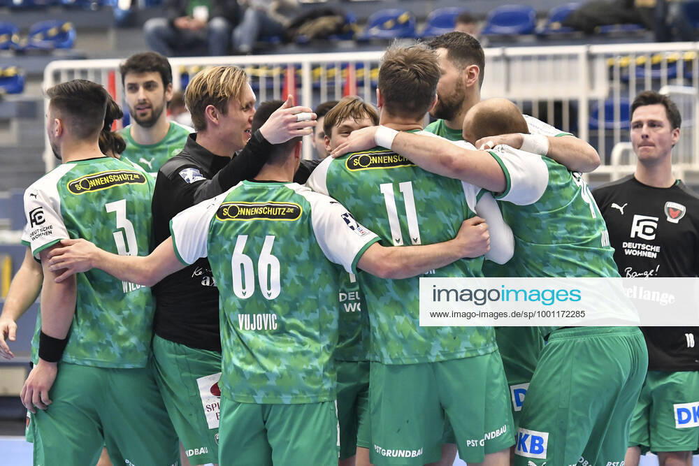 Final cheer emotion joy of the team of Berlin 07 03 2021 Handball, 1 Bundesliga, TUSEM Essen vs Fuechse Berlin, Arena am Hallo, Essen,