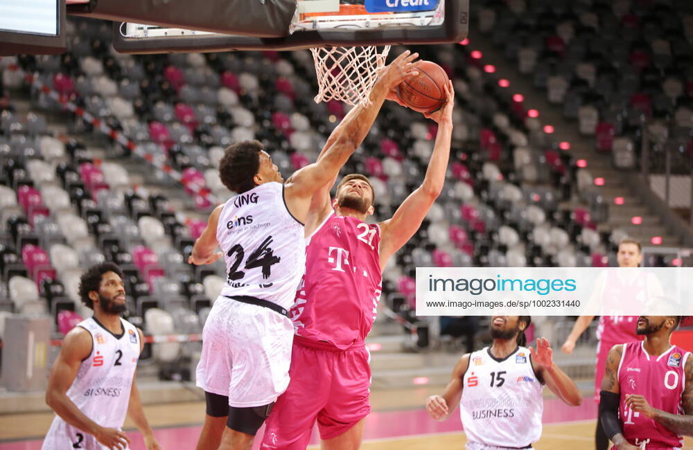 Leon Kratzer Telekom Baskets Bonn vs George King NINERS Chemnitz easyCredit BBL 1 Bundesliga , Season 2020 2021 , Matchday 30