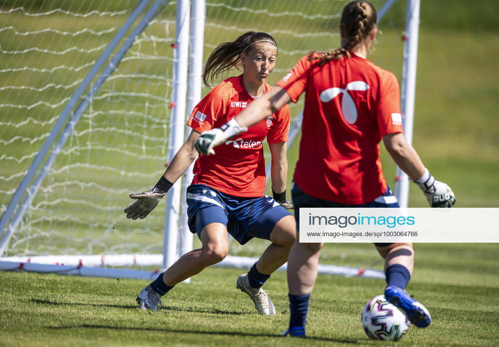 Goalkeeper Cecilie Haustaker Fiskerstrand of the Norwegian womens national football team during a training session on June 8, 2021 in Borgholm Photo Suvad Mrkonjic BILDBYRAN COP 170 SM0076 fotboll football soccer fotball träning practice training norge norway dam bbeng,