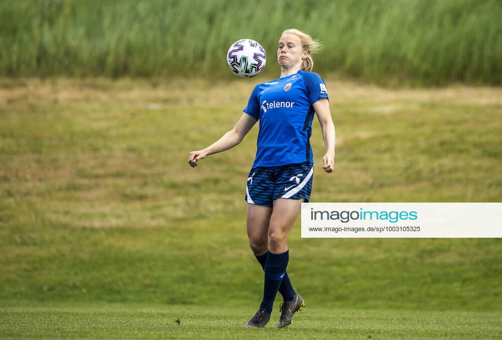 Julie Blakstad of the Norwegian womens national football team during a training session on June 12, 2021 in Borgholm Photo Suvad Mrkonjic BILDBYRAN COP 170 SM0078 fotboll football soccer fotball träning practice training norge norway dam bbeng,