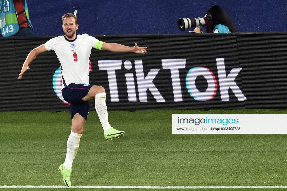Harry Kane of England celebrates after scoring the goal of 0-3 during the UEFA EURO, EM, Europameisterschaft,Fussball 2020 round of 8 football match between Ukraine and England at stadio Olimpico in Roma, July 3rd, 2021. Photo Antonietta Baldassarre Insidefoto antoniettaxbaldassarre