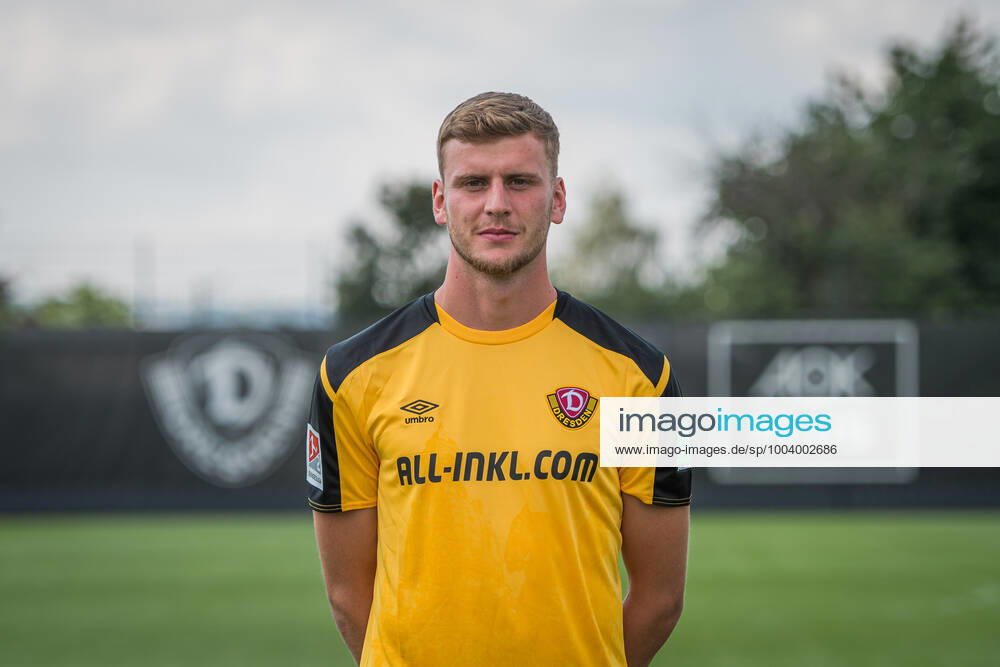 Christoph Daferner SG Dynamo Dresden 2 BL, portrait date 2021 2022