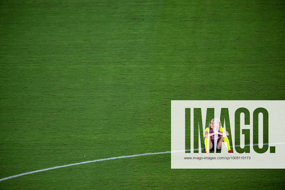 Stina Blackstenius of Sweden looks dejected after the womens football final during day 14 of the Tokyo 2020 Olympic Games on August 6, 2021 in Tokyo Photo Joel Marklund IMAGE BODY code JM DS0190 football football soccer football olympic games olympics os ol olympic games olympic games tokyo2020 tokyo 2020 tokyo os tokyo ol bbeng sweden sweden canada canada final depp,