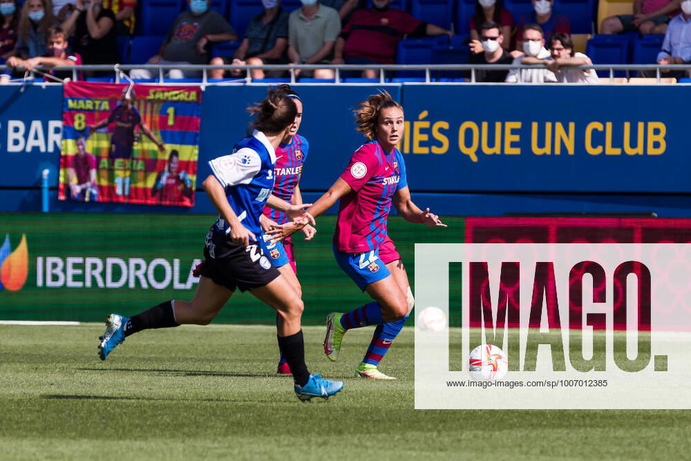 Lieke Martens of FC Barcelona, Barca Femeni in action during the Liga Iberdrola match between FC Barcelona Femeni and Deportivo Alaves Femenino at Johan Cruyff Stadium on October 02, 2021 in Sant Joan Despi, Barcelona, Spain. Sant Joan Despi Spain - ZUMAa181 20211002_zaa_a181_003
