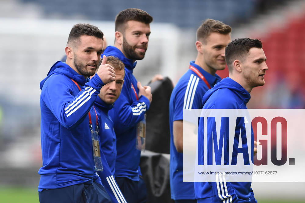 Glasgow, Scotland, 9th October 2021. John McGinn, Ryan Fraser, Grant Hanley, Stephen OÕDonnell and Andrew Robertson of Scotland before the FIFA World Cup, WM, Weltmeisterschaft, Fussball qualifiers match at Hampden Park, Glasgow. Picture credit should read: Neil Hanna Sportimage . SPI-1226-0008
