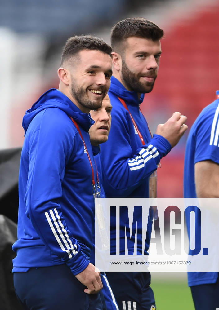 Glasgow, Scotland, 9th October 2021. John McGinn, Ryan Fraser and Grant Hanley, of Scotland before the FIFA World Cup, WM, Weltmeisterschaft, Fussball qualifiers match at Hampden Park, Glasgow. Picture credit should read: Neil Hanna Sportimage . SPI-1226-0010