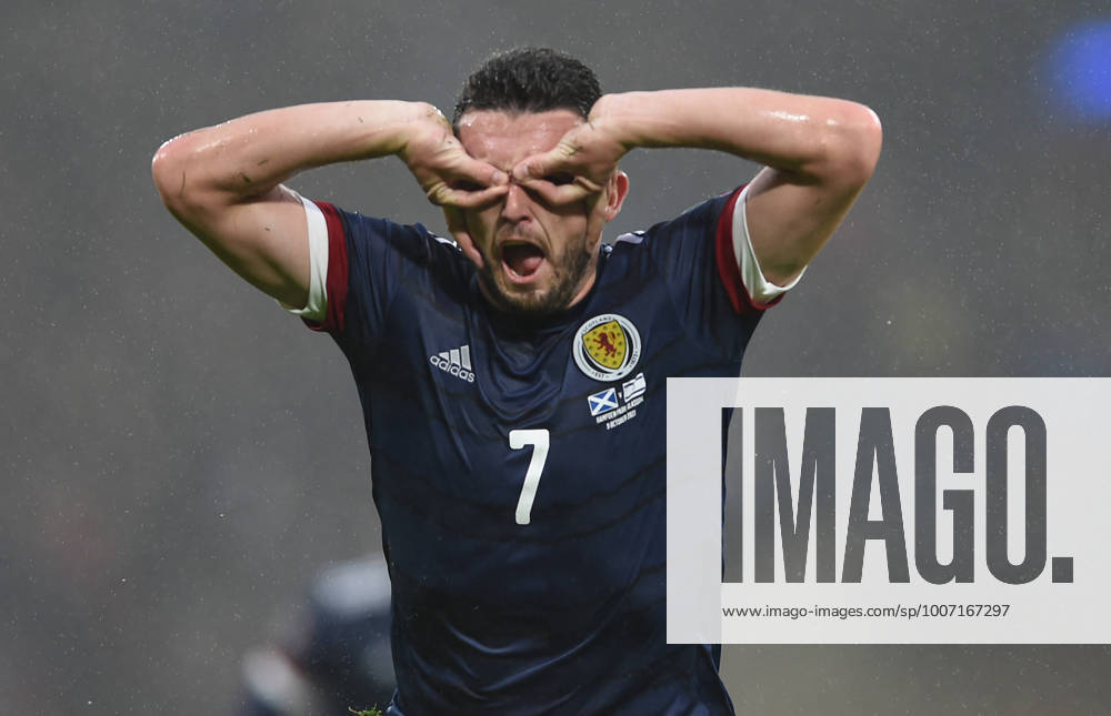 Glasgow, Scotland, 9th October 2021. John McGinn of Scotland scores Scotlands 1st goal during the FIFA World Cup, WM, Weltmeisterschaft, Fussball qualifiers match at Hampden Park, Glasgow. Picture credit should read: Neil Hanna Sportimage . SPI-1226-0018