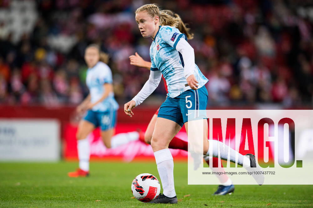 Julie Blakstad of Norway during the FIFA Womens World Cup Qualifier football match between Poland and Norway on October 21, 2021 in Lodz Photo Vegard Wivestad Grott BILDBYRAN kod VG VG0187 bbeng fotball soccer football fotboll fifa world cup qualifiers vm qualification kvinnor vm kvalik landskamp dam norway norway poland polen,