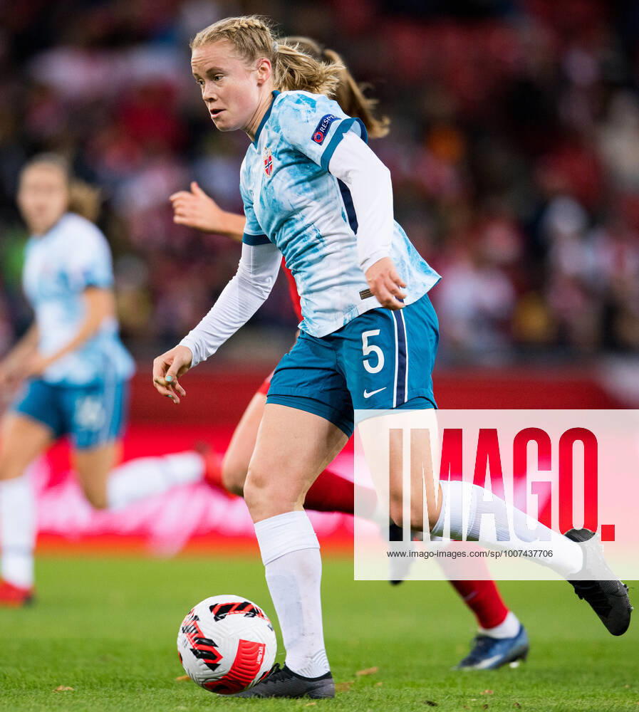Julie Blakstad of Norway during the FIFA Womens World Cup Qualifier football match between Poland and Norway on October 21, 2021 in Lodz Photo Vegard Wivestad Grott BILDBYRAN kod VG VG0187 bbeng fotball soccer football fotboll fifa world cup qualifiers vm qualification kvinnor vm kvalik landskamp dam norway norway poland polen,