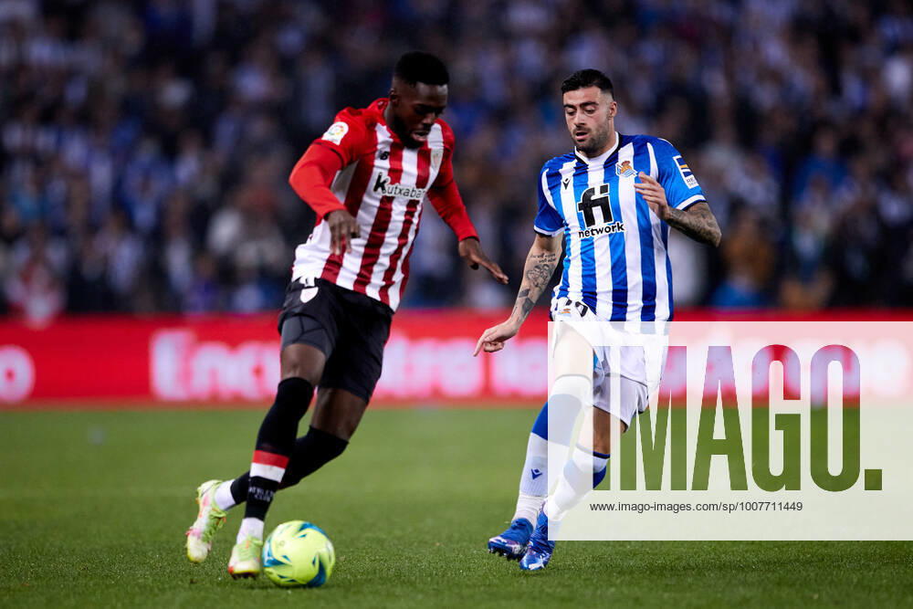 Diego Rico of Real Sociedad and Inaki Williams of Athletic Club in action during the Spanish league, La Liga, football match between Real Sociedad and Athletic Club at Reale Arena on 31 of October, 2021 in San Sebastian, Spain. San Sebastian SPAIN - ZUMAa181 20211031_zaa_a181_147