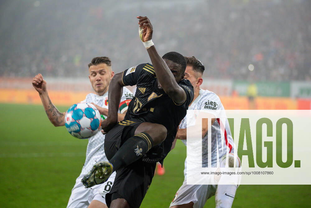 Dayot Upamecano FC Bayern Muenchen, 02 , GER, FC Augburg vs FC Bayern Muenchen, Football, Bundesliga, 12 Spieltag, Spielzeit 2021 2022, 19 11 2021, DFB DFL regulations prohibit any use of photographs as image sequences and or quasi video , GER, FC Augburg vs FC Bayern Muenchen, Football, Bundesliga, 12 Spieltag, Spielzeit 2021 2022, 19 11 2021 Augsburg