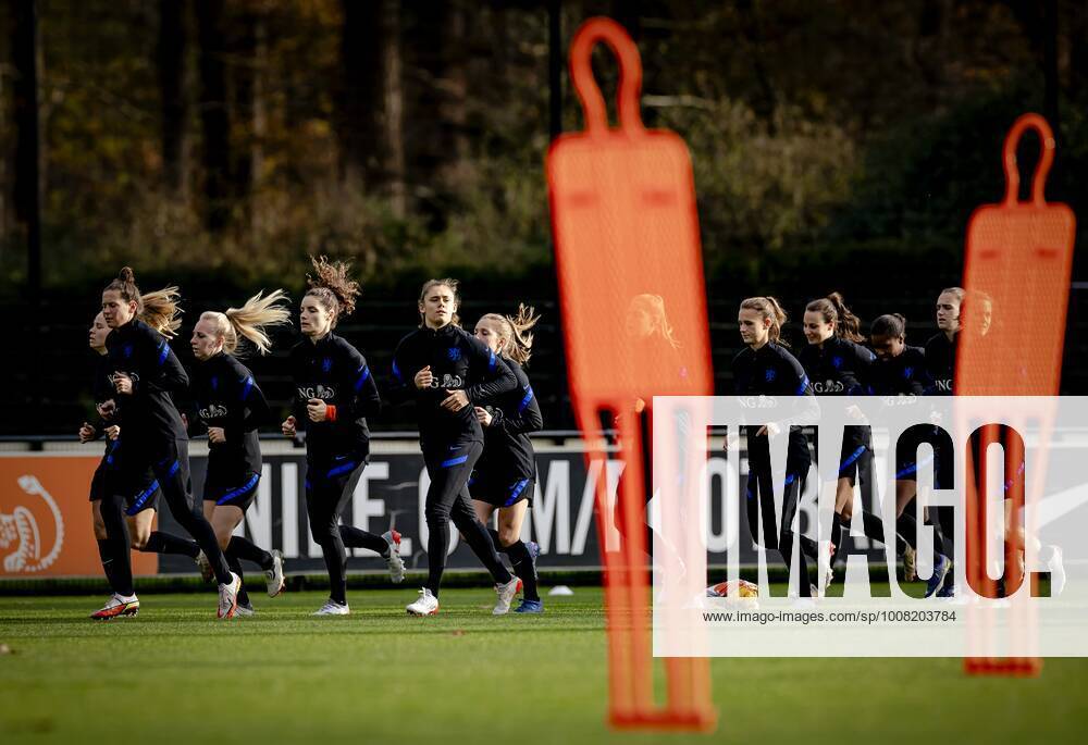 ZEIST The players during a training session of the Dutch women s national team The Orange Women are preparing for a qualifying match against the Czech Republic for the world championship in 2023 ANP ROBIN VAN LONKHUIJSEN ANPxSportx IVx 441071009